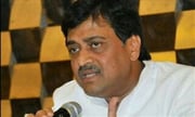 'जोपर्यंत शिवसेना युतीतून बाहेर पडत नाही तोपर्यंत या परिस्थितीवर उपाय निघणार नाही'- अशोक चव्हाण